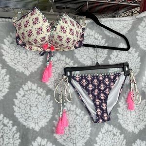 Victoria’s Secret bikini